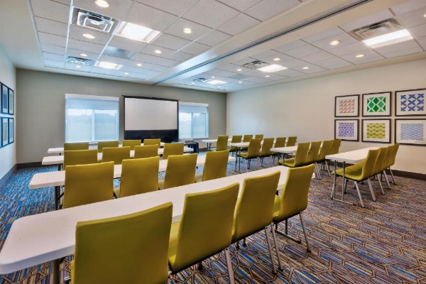 Holiday Inn Express & Suites - Effingham image 13