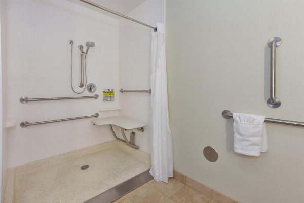 Holiday Inn Express & Suites - Effingham image 18