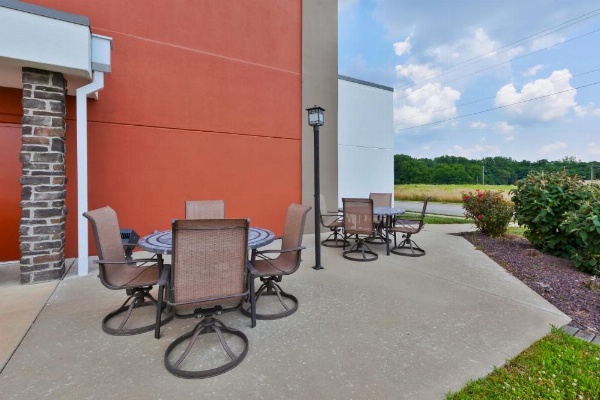Holiday Inn Express & Suites - Effingham image 20