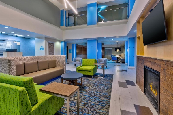 Holiday Inn Express & Suites - Effingham image 3